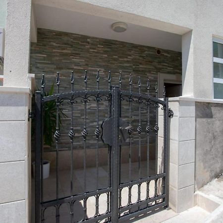 Dispet Apartment Dugi Rat Bagian luar foto