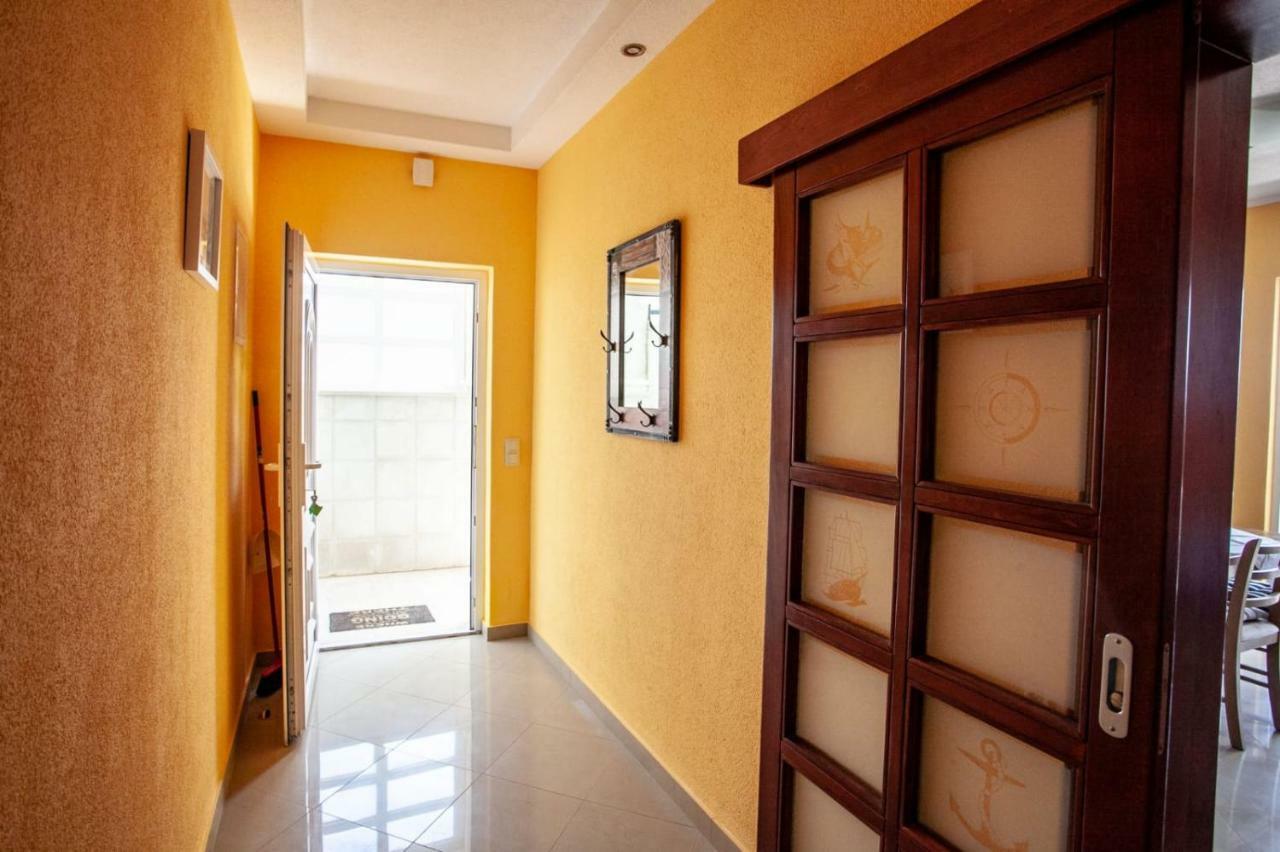 Dispet Apartment Dugi Rat Bagian luar foto