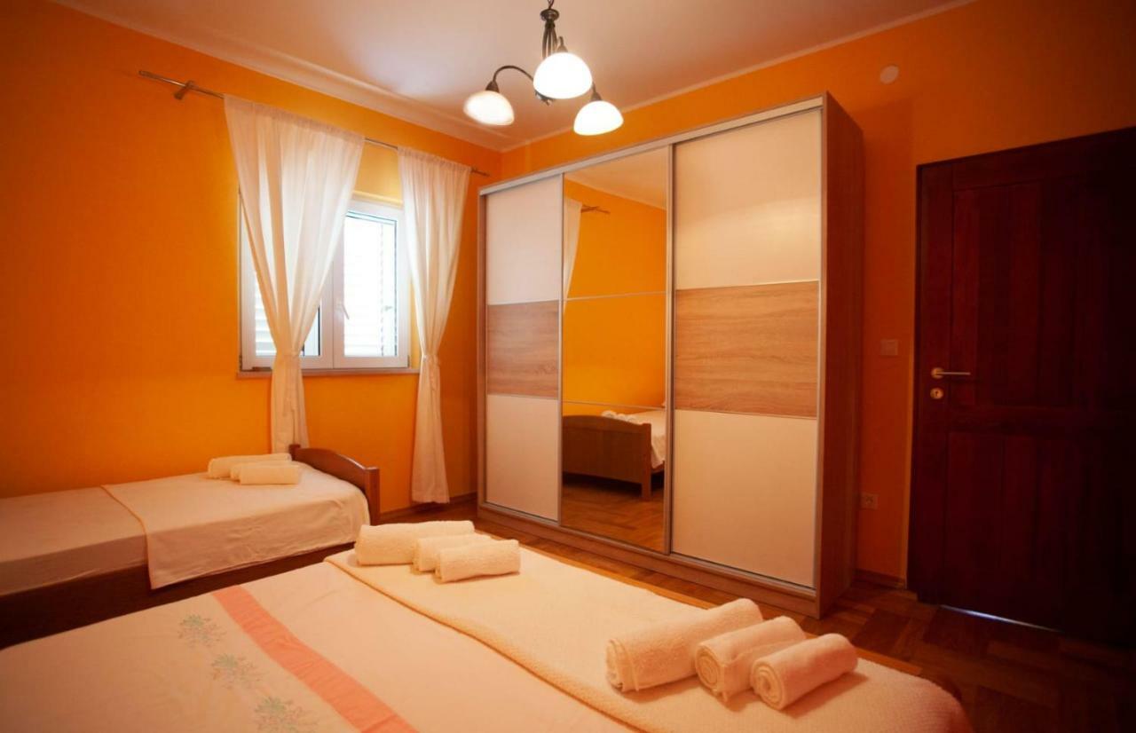Dispet Apartment Dugi Rat Bagian luar foto