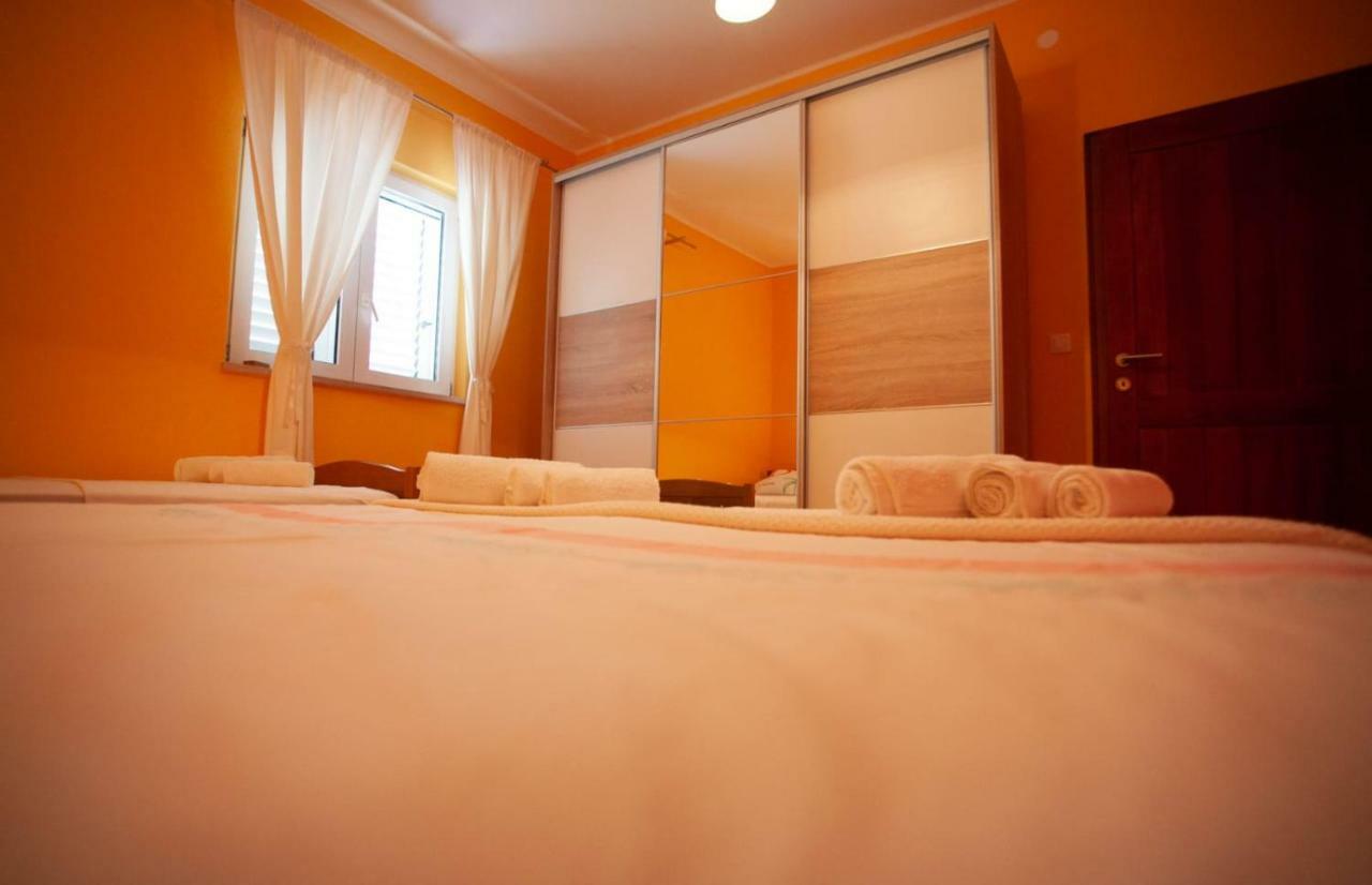 Dispet Apartment Dugi Rat Bagian luar foto