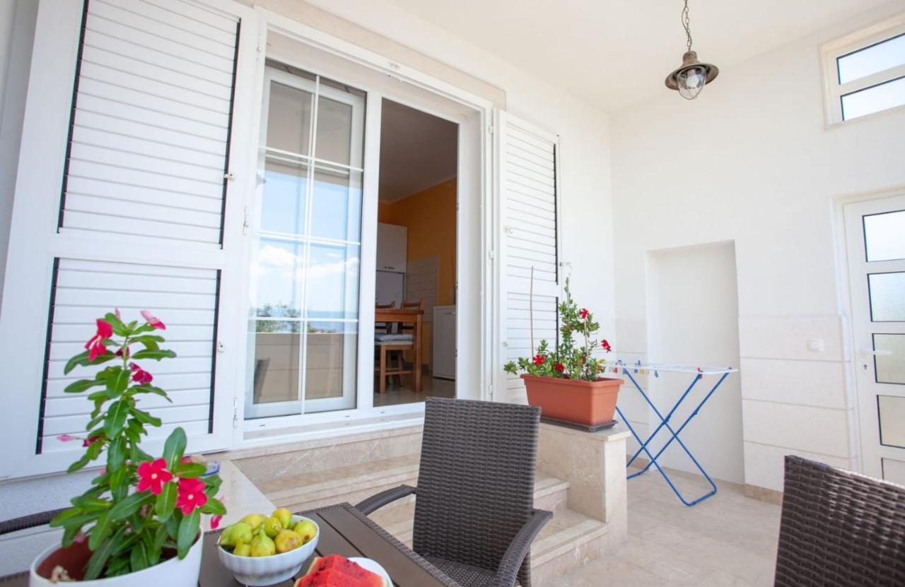 Dispet Apartment Dugi Rat Bagian luar foto