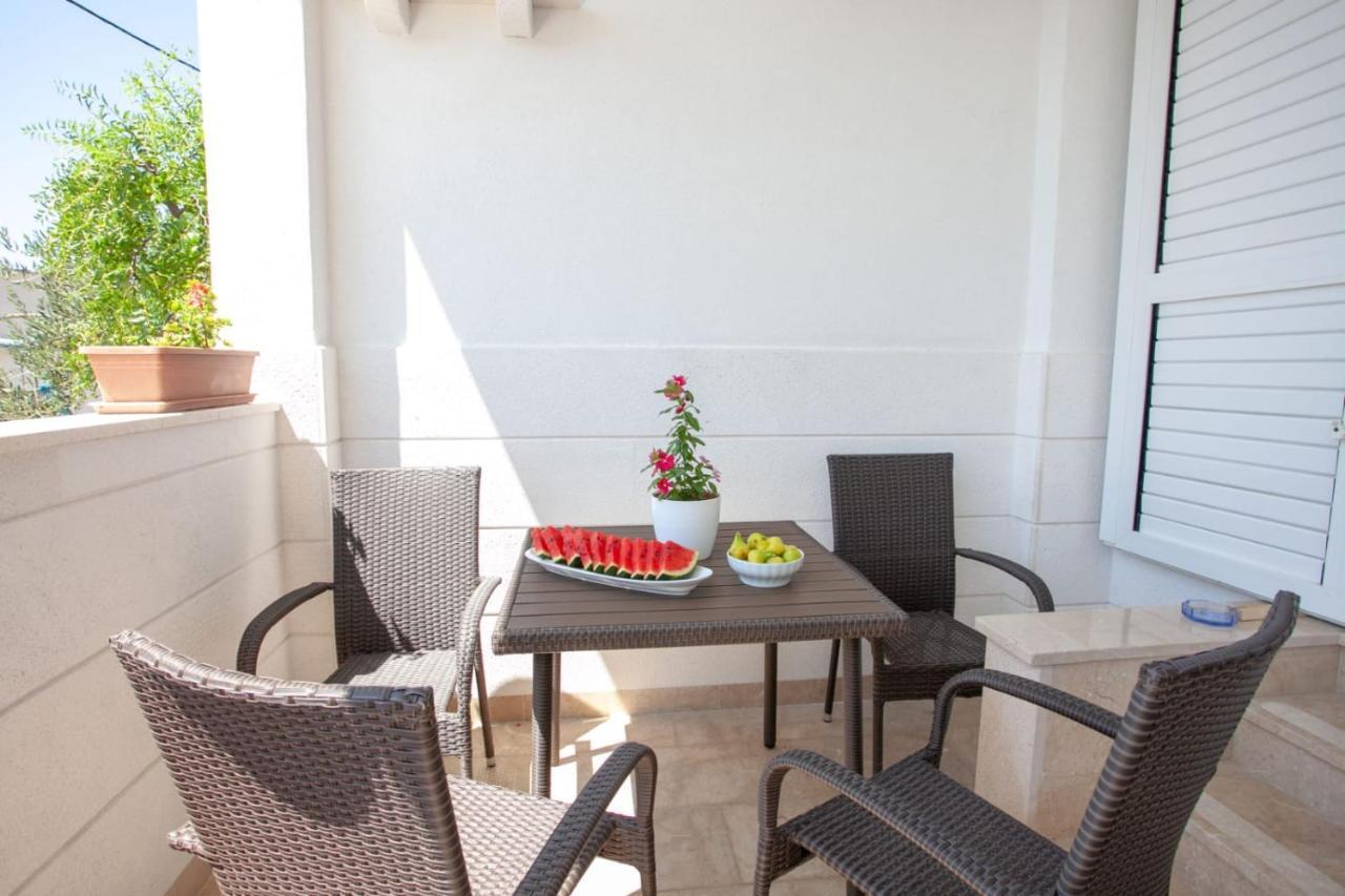 Dispet Apartment Dugi Rat Bagian luar foto